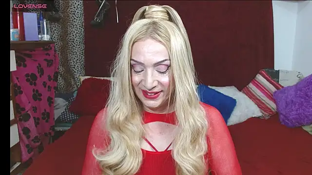 Snapshot of elena_evans chatting on 04-25-26, 05:21 elena evans online show from 04-25-26, 05:21