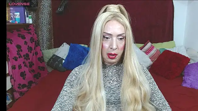 Snapshot of elena_evans chatting on 04-18-26, 04:53 elena evans online show from 04-18-26, 04:53