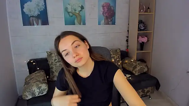Snapshot of KristinaLoison chatting on 01-27-25, 02:24 KristinaLoison online show from 01-27-25, 02:24