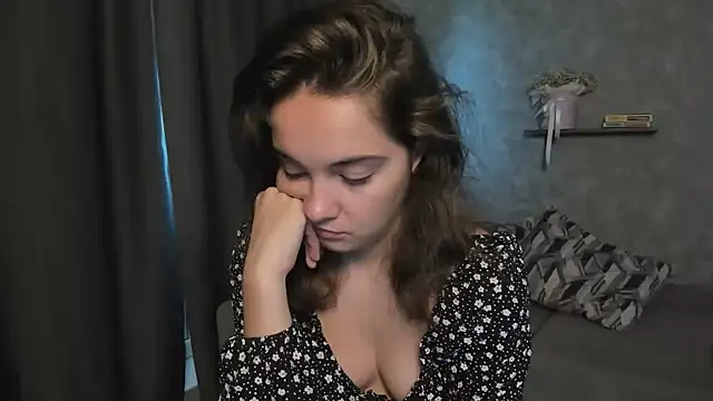 Snapshot of KristinaLoison chatting on 06-12-26, 03:15 KristinaLoison online show from 06-12-26, 03:15