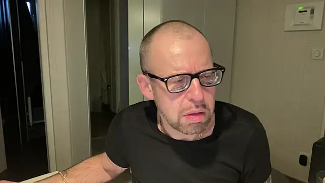 FABIOGLASSES online show from 01-13-26, 04:22