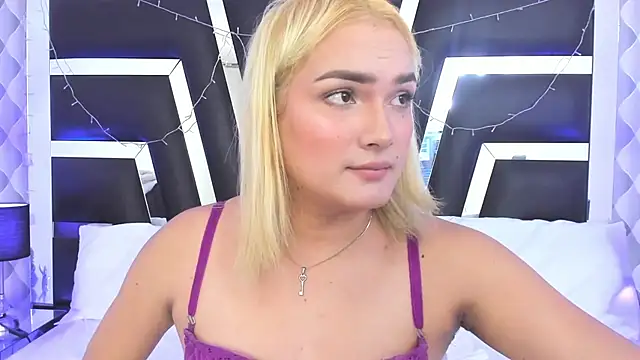 Snapshot of katya_kozlov chatting on 10-03-25, 12:47 katya kozlov online show from 10-03-25, 12:47