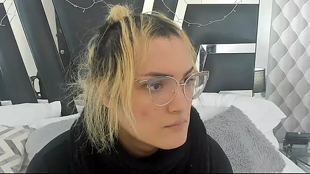 Snapshot of katya_kozlov chatting on 02-14-25, 02:50 katya kozlov online show from 02-14-25, 02:50