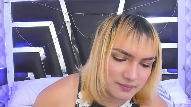 Snapshot of katya_kozlov chatting on 09-23-25, 05:36 katya kozlov online show from 09-23-25, 05:36