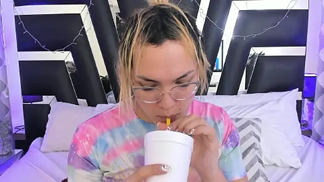 Snapshot of katya_kozlov chatting on 03-07-25, 04:57 katya kozlov online show from 03-07-25, 04:57