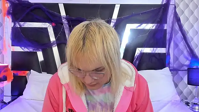 Snapshot of katya_kozlov chatting on 11-07-25, 01:32 katya kozlov online show from 11-07-25, 01:32