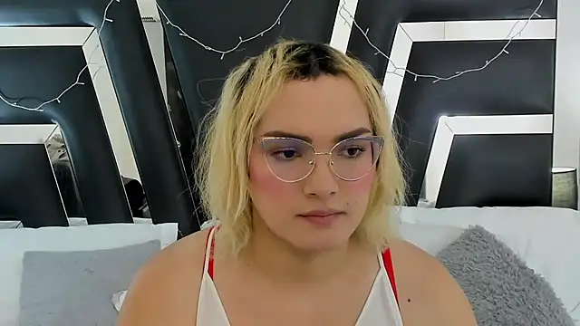 Snapshot of katya_kozlov chatting on 02-08-25, 01:11 katya kozlov online show from 02-08-25, 01:11