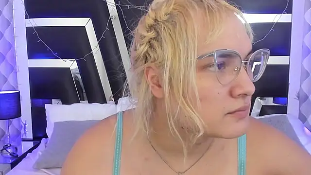 Snapshot of katya_kozlov chatting on 10-09-25, 05:08 katya kozlov online show from 10-09-25, 05:08