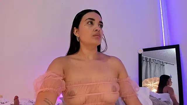 aisha es online show from 01-19-25, 04:04