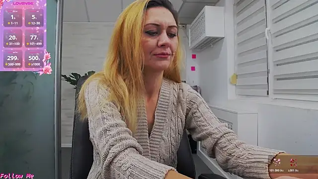 Snapshot of EllaMilf_ chatting on 11-25-25, 03:23 EllaMilf online show from 11-25-25, 03:23