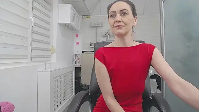 Snapshot of EllaMilf_ chatting on 01-17-26, 02:31 EllaMilf online show from 01-17-26, 02:31