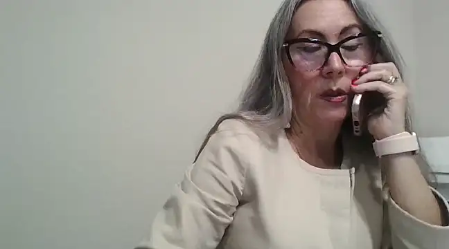 Snapshot of EvaRobinson chatting on 03-05-25, 05:50 EvaRobinson online show from 03-05-25, 05:50
