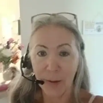 Snapshot of EvaRobinson chatting on 05-28-26, 12:00 EvaRobinson online show from 05-28-26, 12:00
