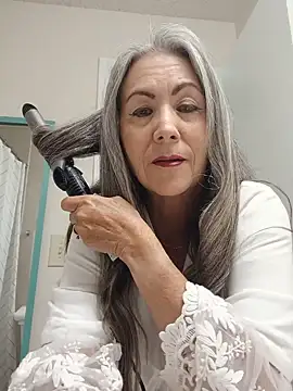 Snapshot of EvaRobinson chatting on 05-29-26, 04:57 EvaRobinson online show from 05-29-26, 04:57