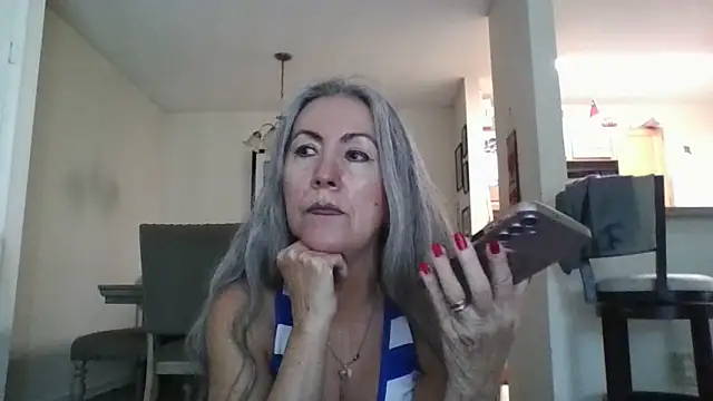 Snapshot of EvaRobinson chatting on 02-17-25, 07:12 EvaRobinson online show from 02-17-25, 07:12