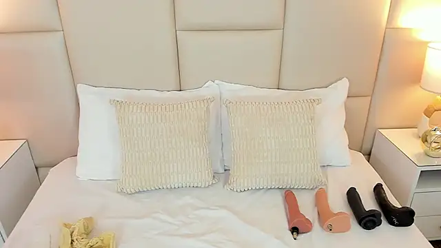 AntoniaRoss  online show from 03-23-26, 12:05