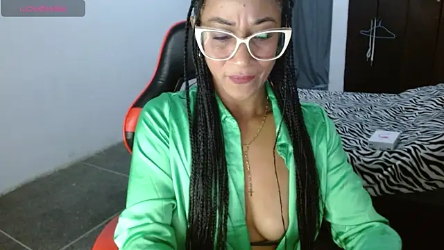 Emiliklauss22 online show from 04-19-26, 10:49