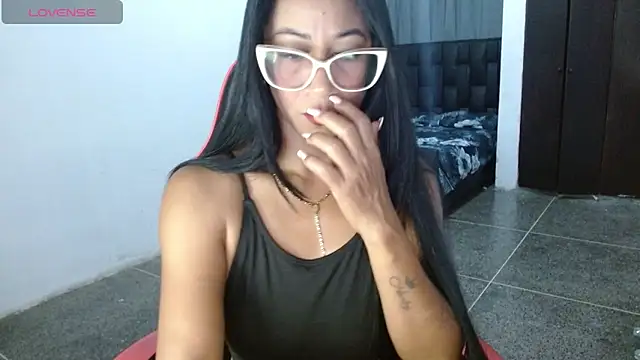 Emiliklauss22 online show from 04-01-26, 09:10