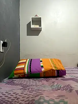 laisviana21 online show from 10-17-25, 07:04