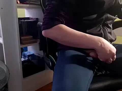 feathersify online show from 12-16-25, 07:45