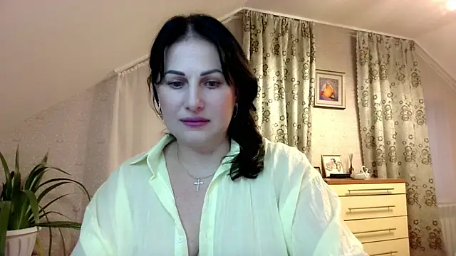 Snapshot of _sarairiti chatting on 10-12-25, 11:55  sarairiti online show from 10-12-25, 11:55