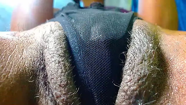 bethanywilson 23 online show from 12-17-25, 01:38