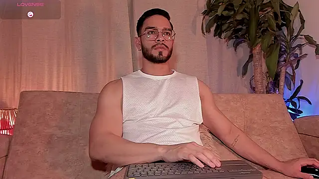 Josseph1  online show from 11-13-25, 01:53