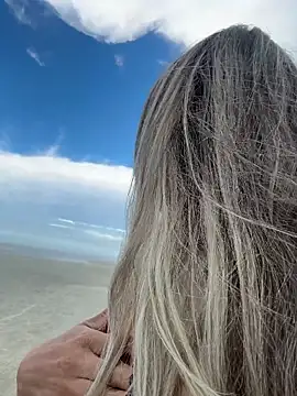 Snapshot of AliceStone19 chatting on 03-12-26, 06:56 AliceStone19 online show from 03-12-26, 06:56