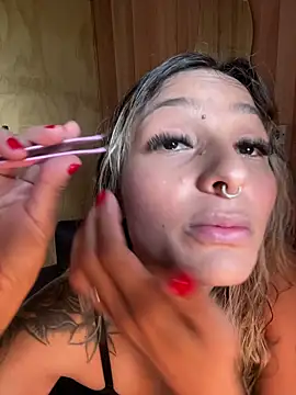 Snapshot of AliceStone19 chatting on 03-19-26, 05:46 AliceStone19 online show from 03-19-26, 05:46