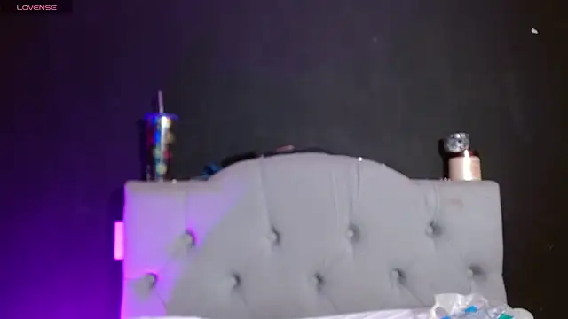 Snapshot of Red-moon1 chatting on 02-09-26, 05:49 Red-moon1 online show from 02-09-26, 05:49