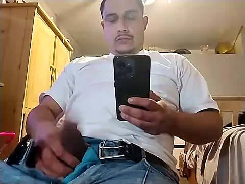 thickcocklatino online show from 12-19-25, 04:53