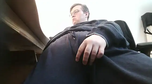 Snapshot of chubbysmallcock@xh chatting on 03-08-25, 05:22 chubbysmallcockxh online show from 03-08-25, 05:22
