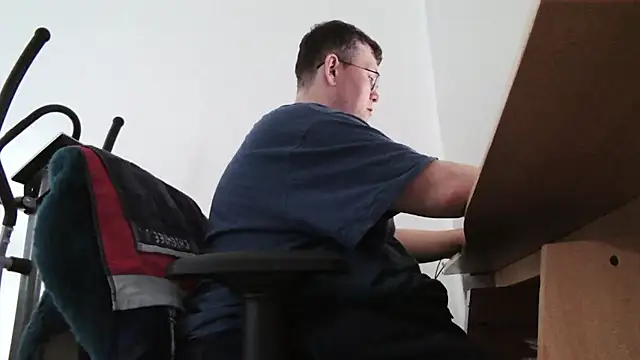 chubbysmallcockxh online show from 06-17-26, 05:34