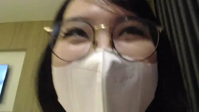 Snapshot of Onee-Chew chatting on 10-11-25, 03:07 Onee-Chew online show from 10-11-25, 03:07