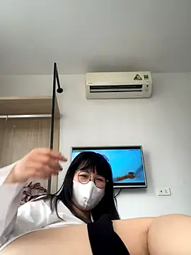 Onee-Chew online show from 12-18-25, 06:40