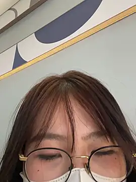 Snapshot of Onee-Chew chatting on 04-21-26, 01:42 Onee-Chew online show from 04-21-26, 01:42
