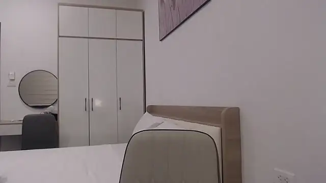 Onee-Chew online show from 11-11-25, 02:39