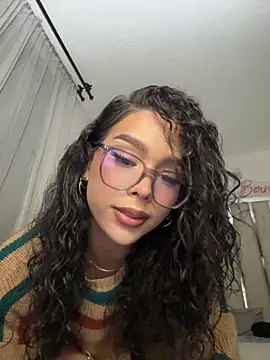 Samantha Bernardo online show from 07-18-26, 12:52