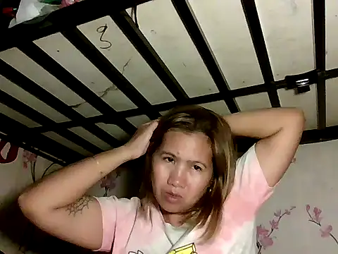 Snapshot of sweet_smile4u chatting on 11-13-25, 04:00 sweet smile4u online show from 11-13-25, 04:00