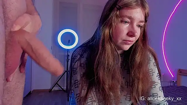 Snapshot of alicekaneky chatting on 02-08-26, 12:19 alicekaneky online show from 02-08-26, 12:19