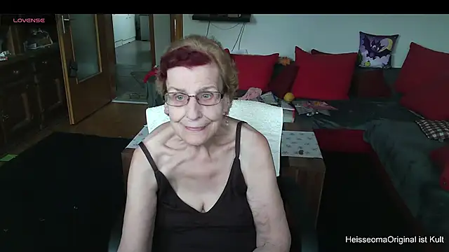 Snapshot of HeisseomaOriginal chatting on 06-17-26, 12:04 HeisseomaOriginal online show from 06-17-26, 12:04