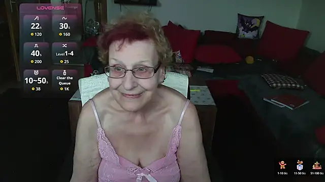 HeisseomaOriginal online show from 12-22-25, 12:16