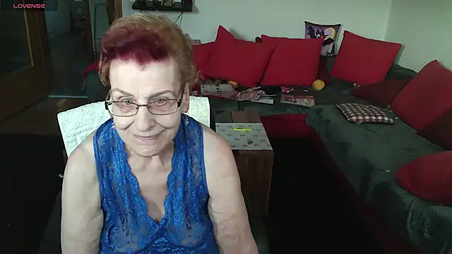 HeisseomaOriginal online show from 01-18-26, 08:29