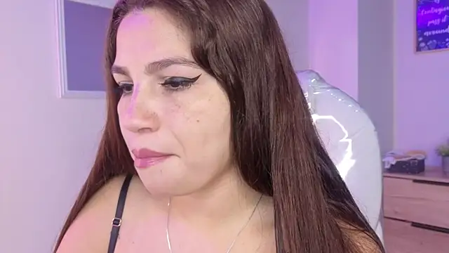 bluee hazell online show from 11-06-25, 11:36