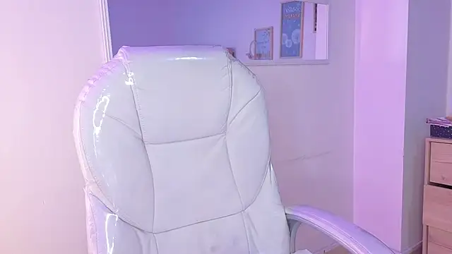 bluee hazell online show from 10-28-25, 12:15