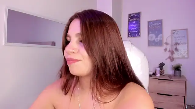 Snapshot of bluee_hazell chatting on 03-19-25, 06:12 bluee hazell online show from 03-19-25, 06:12