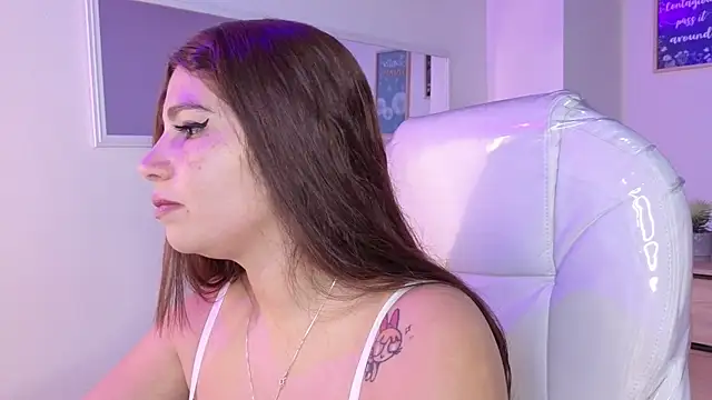 bluee hazell online show from 10-27-25, 05:47