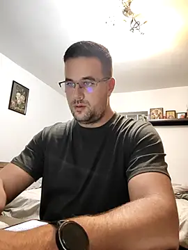 Snapshot of flowdmxx chatting on 11-08-25, 10:19 flowdmxx online show from 11-08-25, 10:19