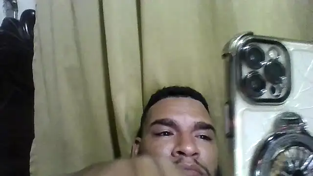 Snapshot of Yeisonvadques26 chatting on 03-02-26, 02:23 Yeisonvadques26 online show from 03-02-26, 02:23