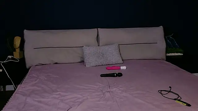 Mila Anders online show from 02-08-26, 06:11